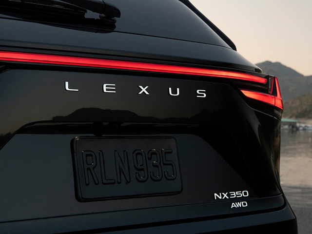 Tin tức ô tô - Lexus sẽ thay thế logo phía sau đuôi xe bằng nhận diện "sang chảnh" hơn