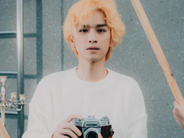 Làm đẹp - "Thầy giáo Ngạn" bất ngờ “lột xác” với mái tóc vàng khiến fan nữ thổn thức