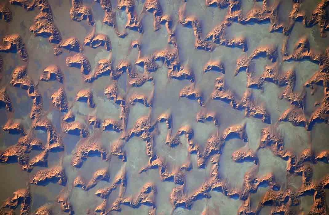 4. Cồn cát ở sa mạc Sahara.

