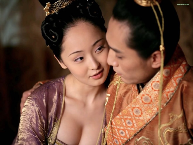 Dân gian Trung Qốc từng truyền tai nhau câu chuyện hoàng đế ăn chơi chốn lầu xanh dẫn đến mắc bệnh tình dục. Ảnh minh họa.