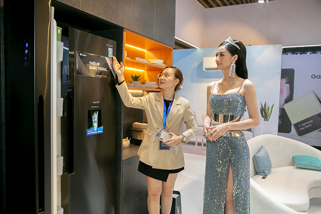 Hoa Hậu Lương Thùy Linh rạng rỡ tại sự kiện công nghệ Tech Award 2021 - 6