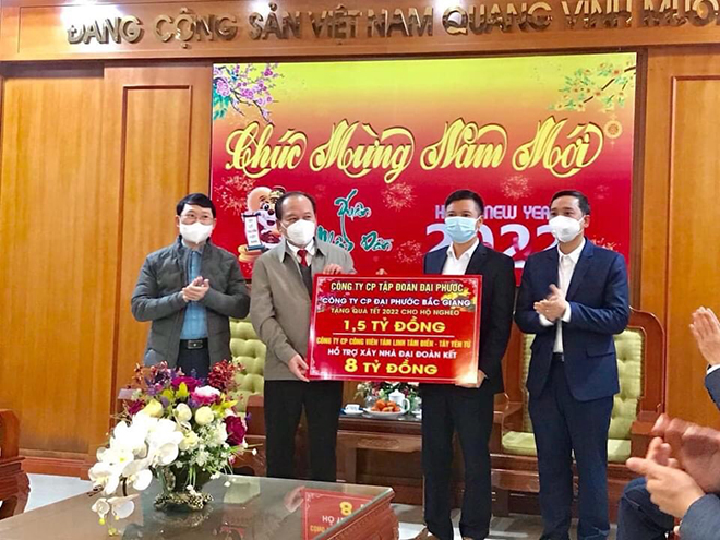 Đại Phước trao quà tết cho người có công với cách mạng và người nghèo ở tình Bắc Giang