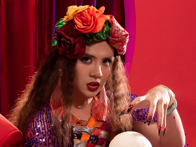 Ca nhạc - MTV - Duy Khánh tiếp tục giả gái, tuyên bố làm điều bất ngờ ngày đầu năm