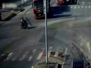 Ô tô - Clip: Thanh niên may mắn thoát cửa tử khi gặp hung thần xa lộ