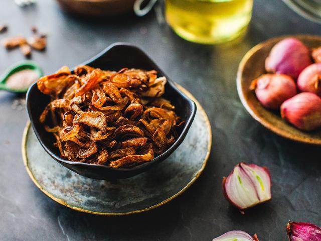 Ẩm thực - Mẹo làm hành phi để cả tháng vẫn không ỉu, giòn rụm, ăn cùng món gì cũng thấy ngon