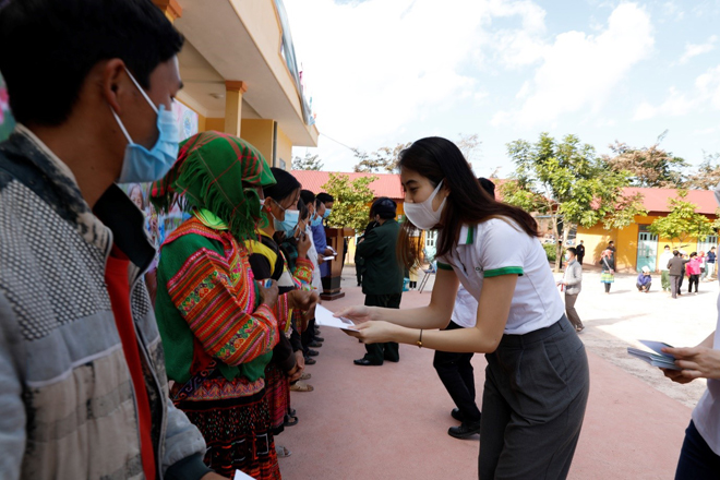 Giữ “ngọn lửa ấm” vùng Điện Biên - 3