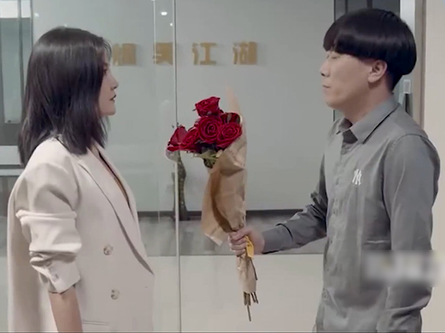 Cười 24H - Cô gái có "thú vui" tạo cơ hội cho các chàng trai rồi từ chối cho... oai