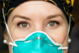 Đeo khẩu trang bao lâu thì phải thay để tránh mắc COVID-19?