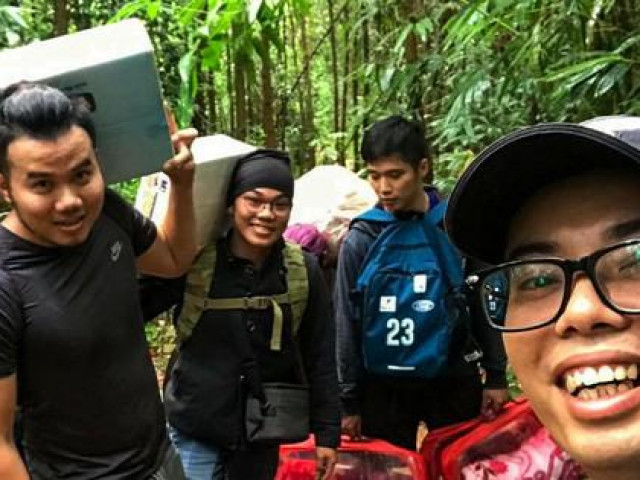 Bạn trẻ - Cuộc sống - Những "ông thần đồ chơi" gieo nụ cười hồng