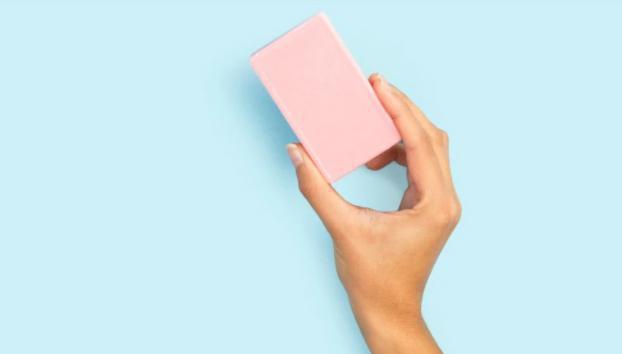 Xà phòng dạng bánh phá vỡ hàng rào độ ẩm của da.