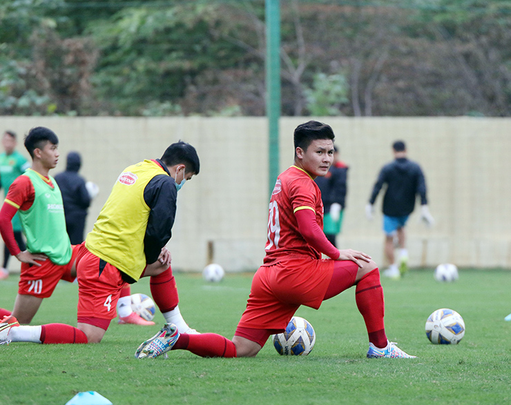 Chiều ngày 17/1, ĐT Việt Nam tiếp tục ra sân tập luyện ở Hà Nội để chuẩn bị cho chuyến làm khách trước Australia vào ngày 27/1 ở vòng loại thứ ba World Cup 2022 khu vực châu Á.