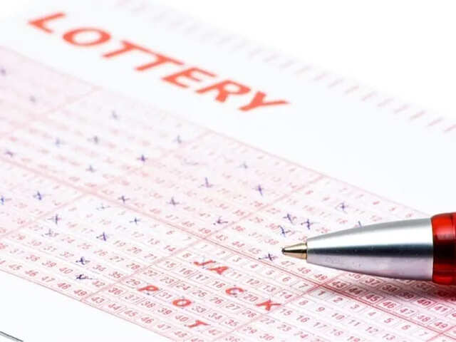 Kinh doanh - Cô gái nghe lời mẹ mua tờ vé số và cái kết “Mang độc đắc chục tỷ về cho mẹ”