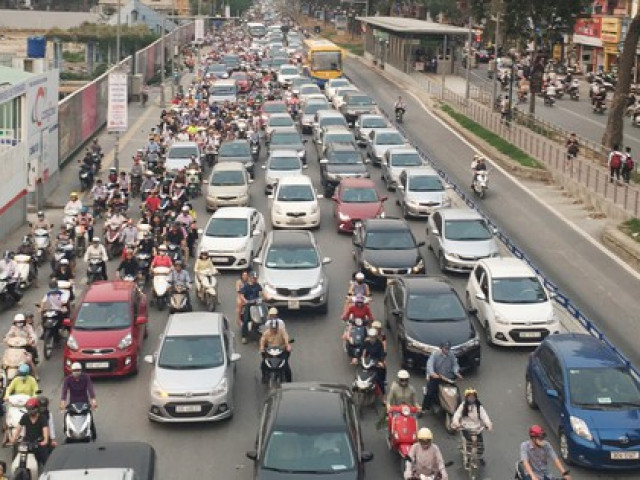 Tin tức trong ngày - Thử nghiệm biển số ô tô có mã QR và Quốc kỳ: Rắn vẽ thêm chân?