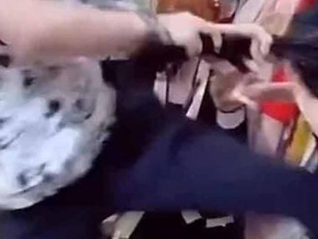 Pháp luật - Hai hotgirl chuyên bán hàng livestream đánh nhau gây xôn xao dư luận