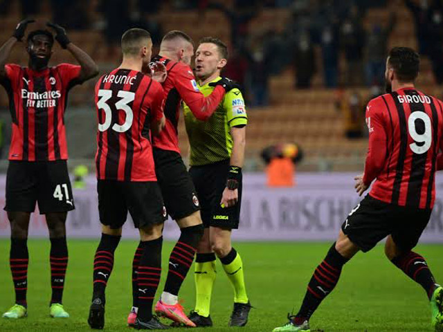 Bóng đá - Trọng tài Serie A sai lầm khó tin, Milan và Ibrahimovic thua ngược cay đắng