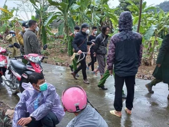 Pháp luật - Bị than phiền vì ngủ dậy muộn, con trai sát hại bố dã man