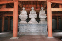 Tin tức trong ngày - Điều ít biết về ba pho tượng Tam thế "độc nhất vô nhị" ở Bắc Ninh