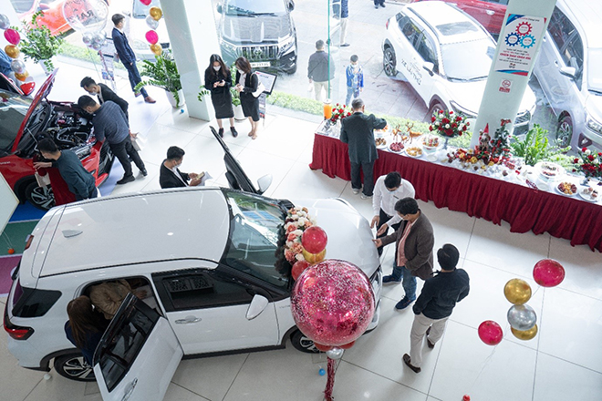 Nhà sản xuất ô tô nào dẫn đầu thị trường xe du lịch năm 2021? - 1
