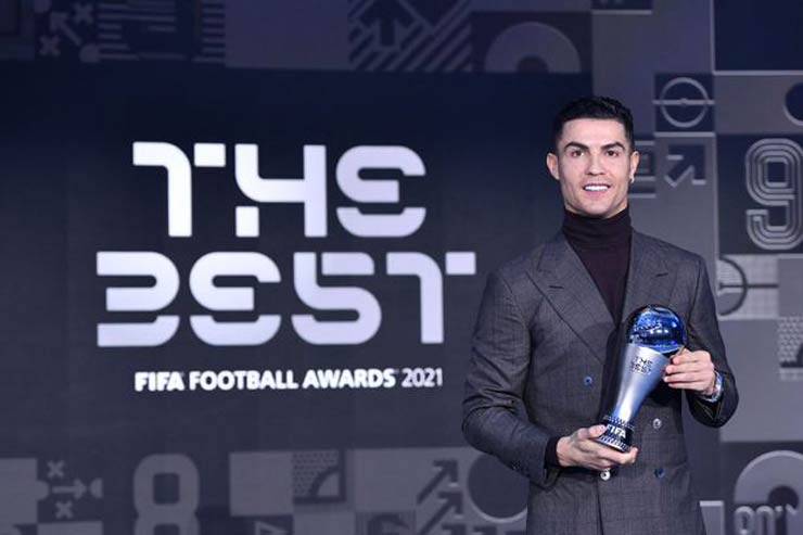 Ronaldo bất ngờ được trao "giải Đặc biệt" (Special Award) ở gala "FIFA The Best 2021" tại Zurich (Thụy Sĩ)