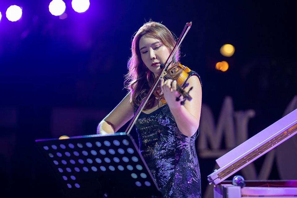 Nữ nghệ sĩ Hàn “gây sốt” với bản violin “Xin chào Việt Nam” hút 6 triệu lượt xem giờ ra sao?