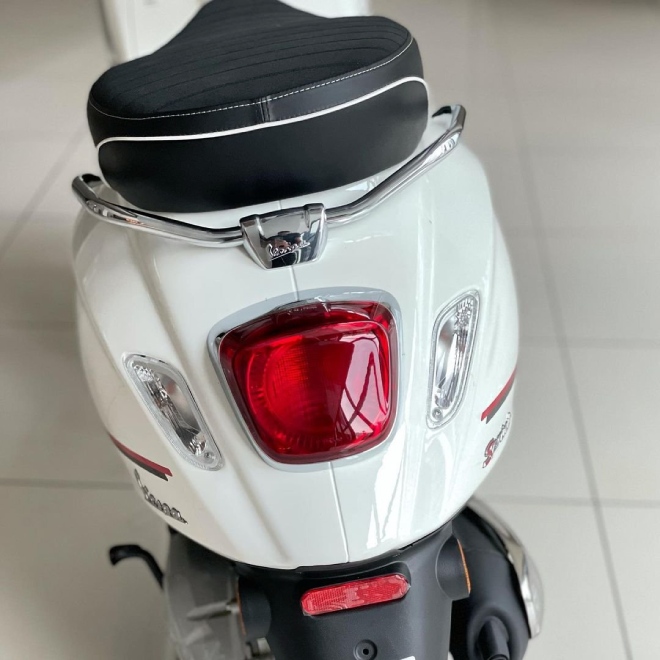 Bảng giá Vespa Sprint giáp Tết Nhâm Dần 2022 - 5