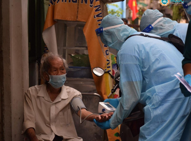 Thủ tướng Phạm Minh Chính: Tiêm vắc-xin Covid-19 xuyên Tết nguyên đán Nhâm Dần 2022 - 2