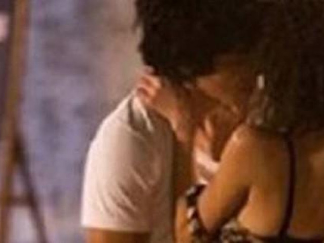 Bạn trẻ - Cuộc sống - Tiểu tam rụng răng, thâm mắt, "bay màu" cả khuôn mặt hot girl vì dòm ngó chồng người khác