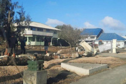 Thế giới - Người đàn ông tàn tật 57 tuổi bị sóng thần cuốn ra biển và cái kết thần kỳ