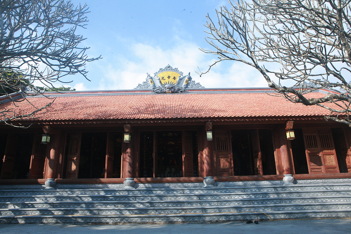 Tọa lạc tại khu vực xóm Chùa, xã Xuân Lũng, huyện Lâm Thao, tỉnh Phú Thọ, Chùa Xuân Lũng (còn gọi là chùa Phổ Quang) được xây dựng từ thời Lý-Trần.