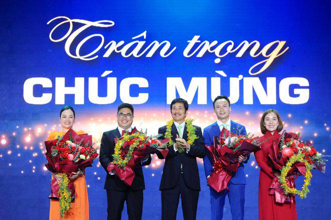Các thành viên lãnh đạo của Novaland (từ trái sang phải): bà Dương Thị Thu Thủy, ông Bùi Xuân Huy, ông Bùi Thành Nhơn, ông Nguyễn Ngọc Huyên, bà Võ Thị Cao Ly. (Ảnh: Novaland)