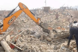 Thế giới - Kinh hoàng xe máy đâm vào xe tải chở thuốc nổ, 500 ngôi nhà bị san phẳng, nhiều người thương vong