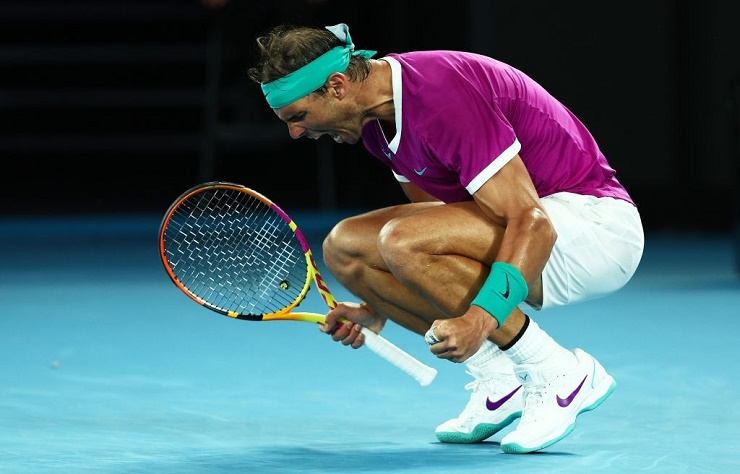 Nadal ăn mừng chiến thắng trước Khachanov