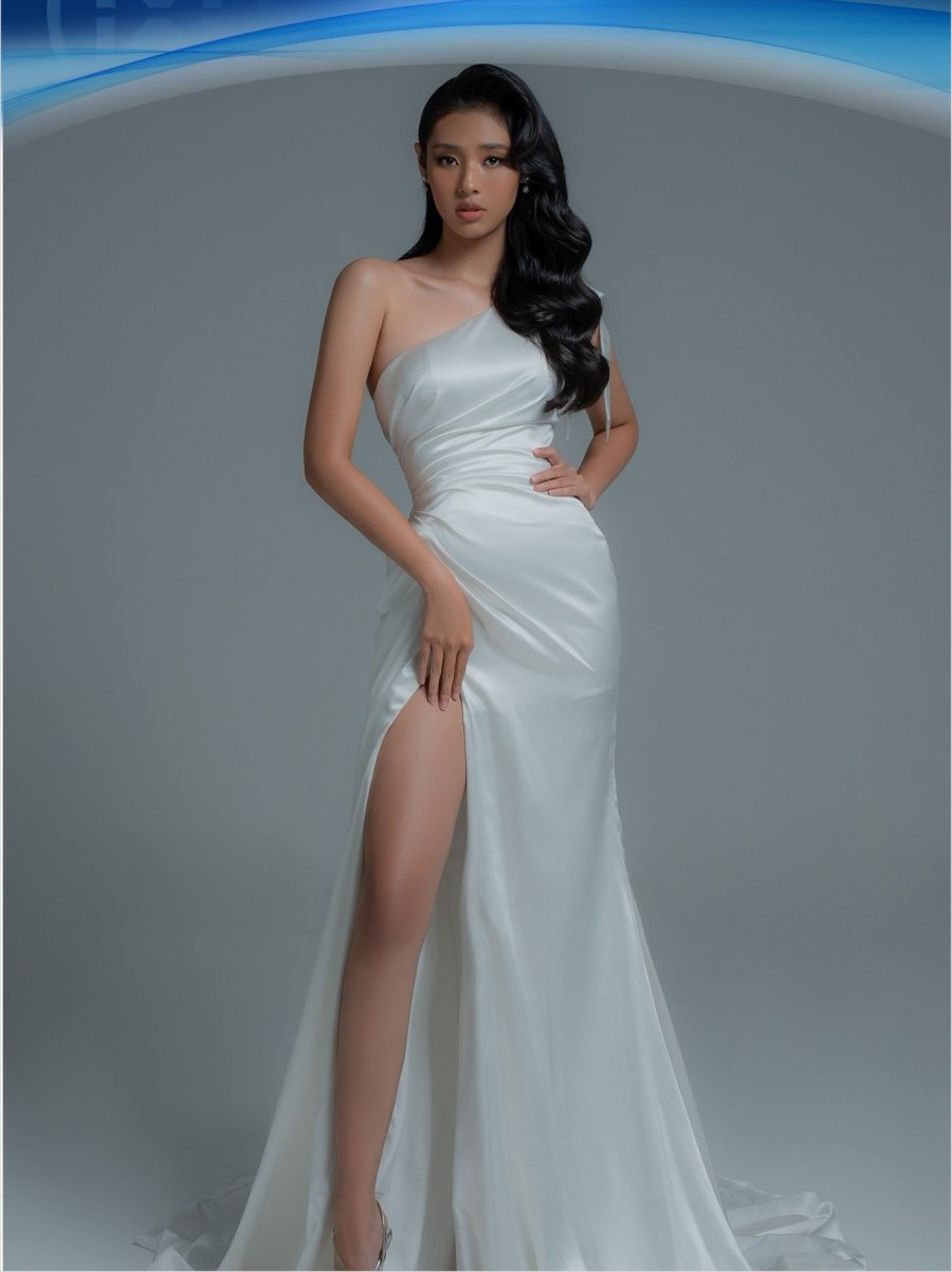 Mai Hiếu Ngân cũng là cái tên nhận được sự chú ý khi tham gia Miss World Vietnam. Cô từng đạt danh hiệu Hoa khôi trường Đại học Hutech, trước khi tham gia "đấu trường" nhan sắc tầm cỡ quốc gia.