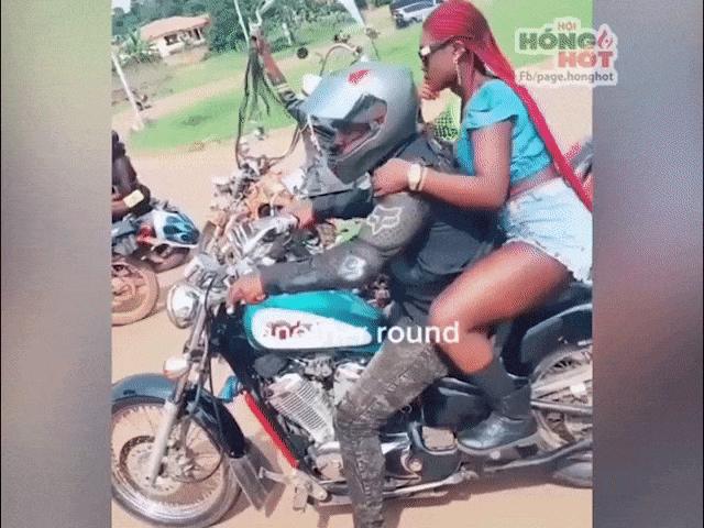 Xe máy - Xe đạp - Clip: Hài hước "dân chơi" thứ thiệt với siêu mô tô cao hơn cả người