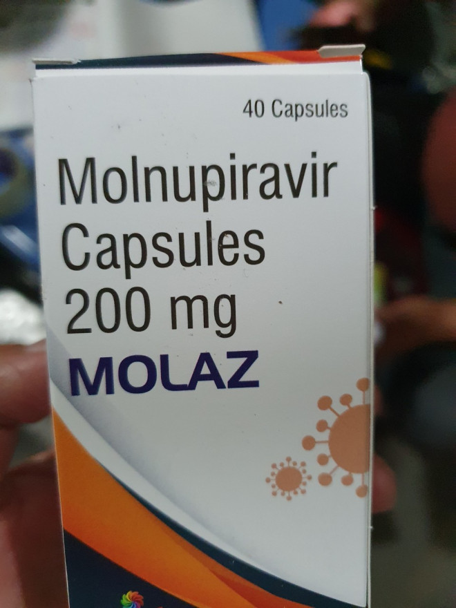 TPHCM: Bắt giữ lượng lớn thuốc điều trị Covid-19 nghi hàng kém chất lượng - 5