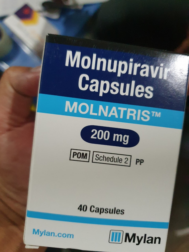 TPHCM: Bắt giữ lượng lớn thuốc điều trị Covid-19 nghi hàng kém chất lượng - 8