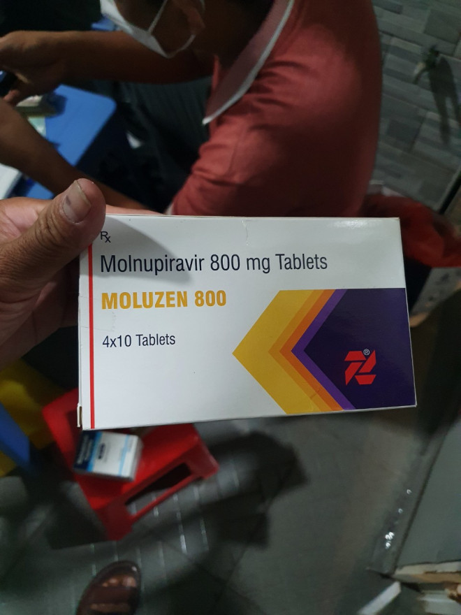 TPHCM: Bắt giữ lượng lớn thuốc điều trị Covid-19 nghi hàng kém chất lượng - 6