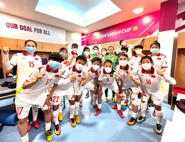 HLV Mai Đức Chung: Bất ngờ vì tỉ số trận đấu và tinh thần của các nữ cầu thủ Việt Nam - 1