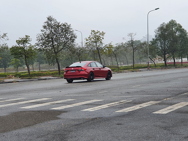 Honda Civic 2022 xuất hiện tại Hà Nội, chạy thử không che chắn - 3