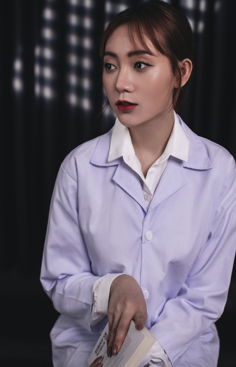 Nữ diễn viên 9X ra mắt tiểu thuyết đầu tay phê phán nạn bạo hành trẻ em - 2