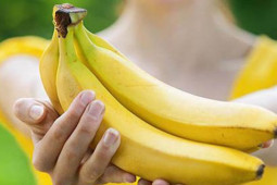 Sức khỏe đời sống - 13 bài thuốc chữa bệnh từ cây chuối tiêu