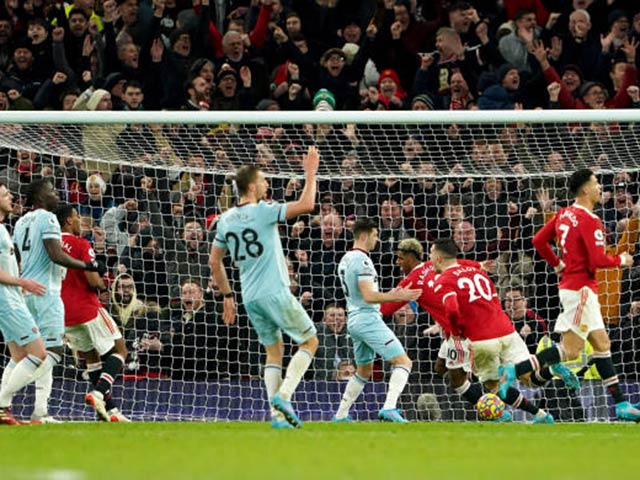 Bóng đá - Nóng bảng xếp hạng Ngoại hạng Anh: MU trở lại top 4, Man City bị ngáng chân