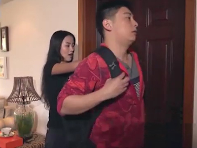 Cười 24H - Về sớm bất thường sau chuyến công tác, người chồng phát hiện bị "cắm sừng"