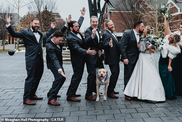 Chó cưng gây chú ý trong đám cưới khi được chọn làm phù rể - 11