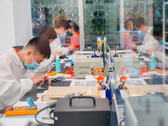 Công nghệ thông tin - Đại gia công nghệ kiếm tiền "khủng" nhờ Xiaomi, Apple trong năm 2021