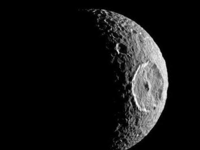 Công nghệ thông tin - Mặt trăng của sao Thổ che dấu một đại dương bí mật dưới lòng đất