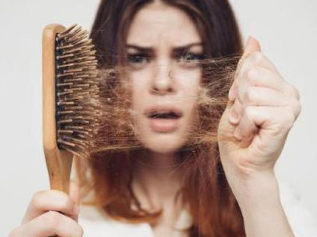 Làm đẹp - 7 nguyên nhân khiến mái tóc xơ xác