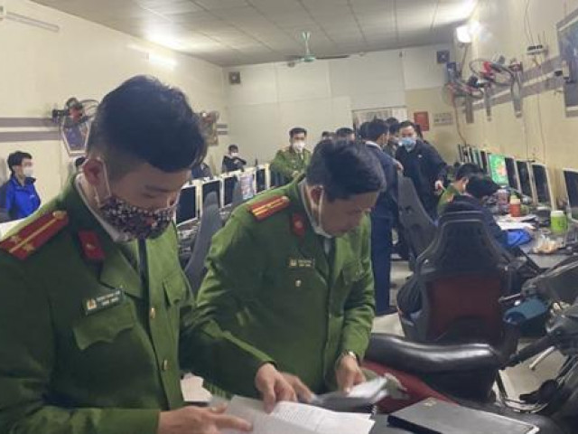 Pháp luật - Triệt phá đường dây bán vé máy bay giả cho người Việt Nam ở nước ngoài