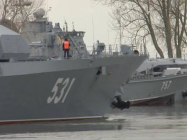 Thế giới - NATO ồ ạt điều binh, tàu chiến Nga xuất bến