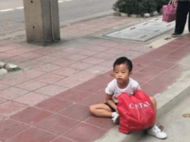 Phi thường - kỳ quặc - Con quá lười học, cặp vợ chồng nảy ra cách dạy dỗ "bá đạo" khiến cộng đồng mạng thán phục